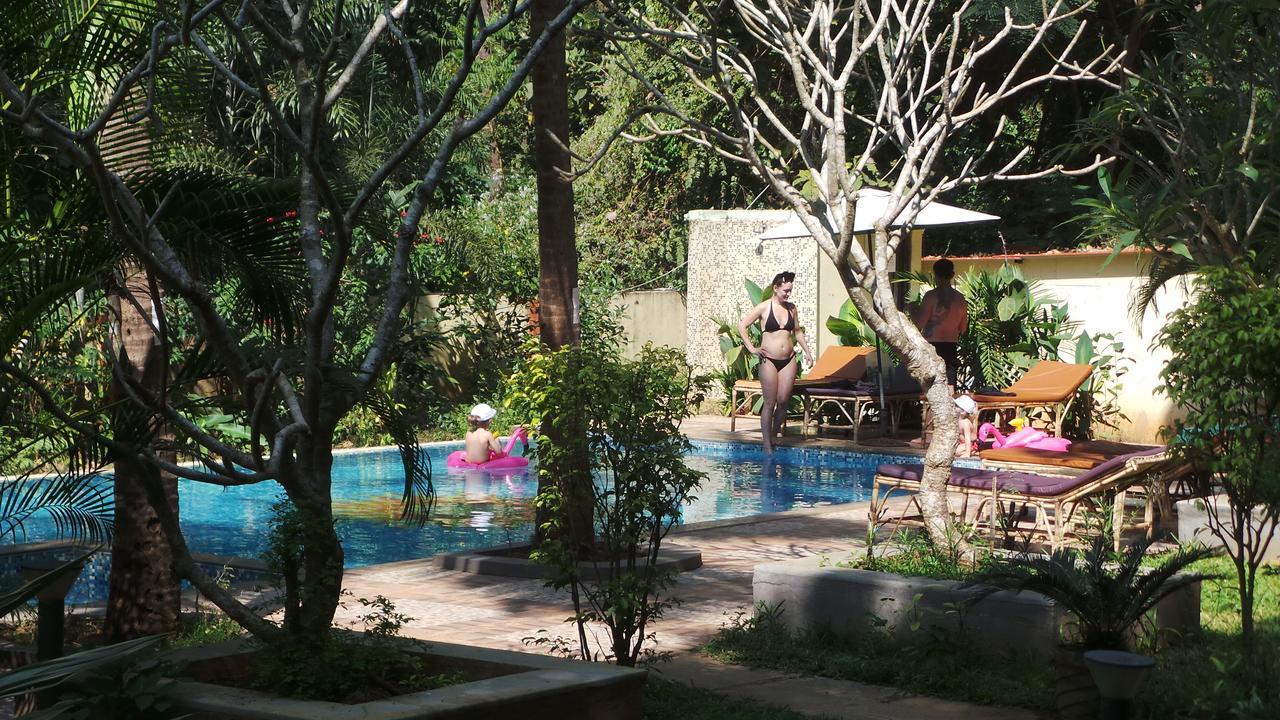 Club X Apartment Canacona Luaran gambar